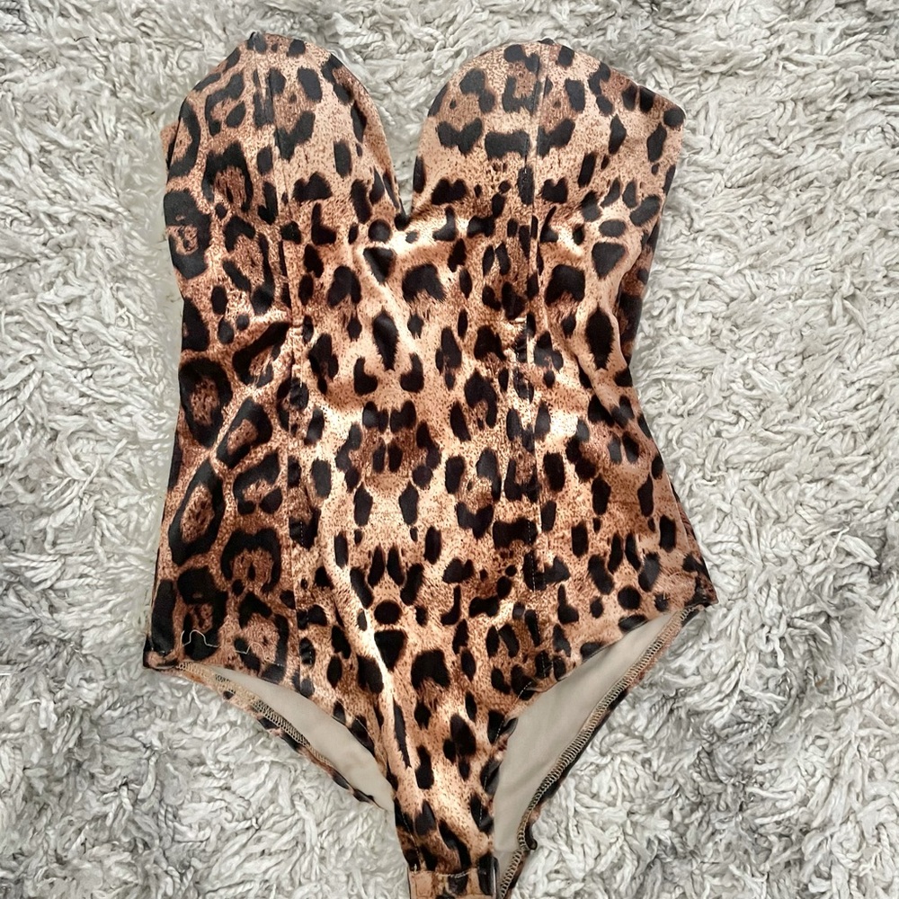 Leopard top